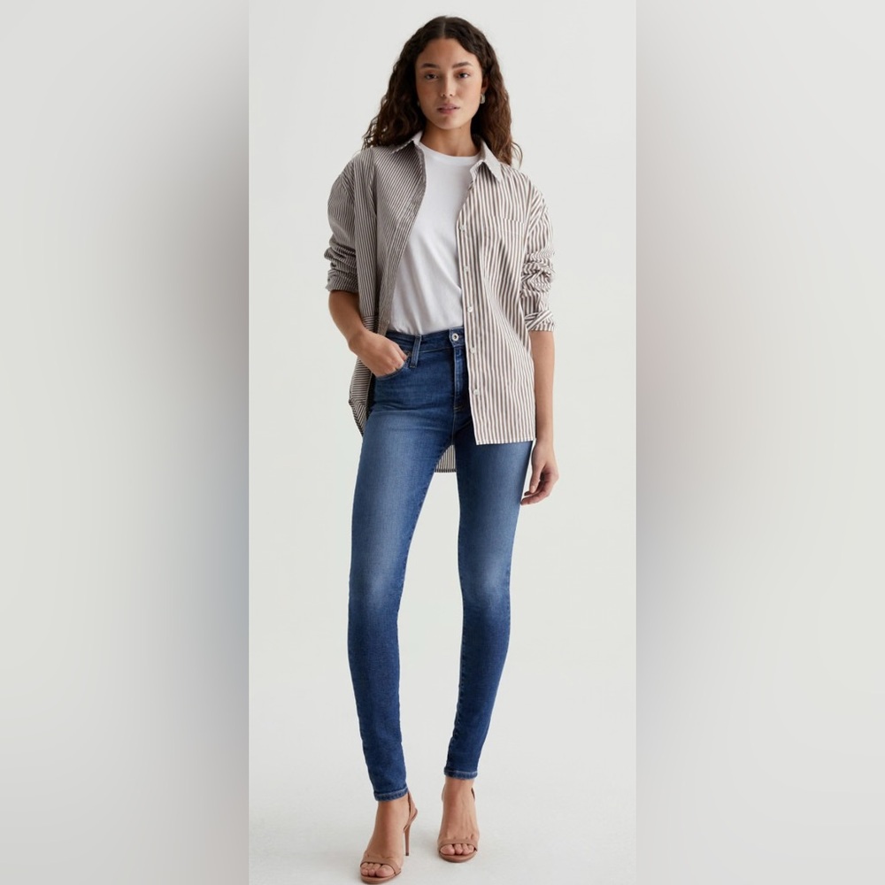 AG The Farrah skinny, high rise dark blue size 31R excellent condition